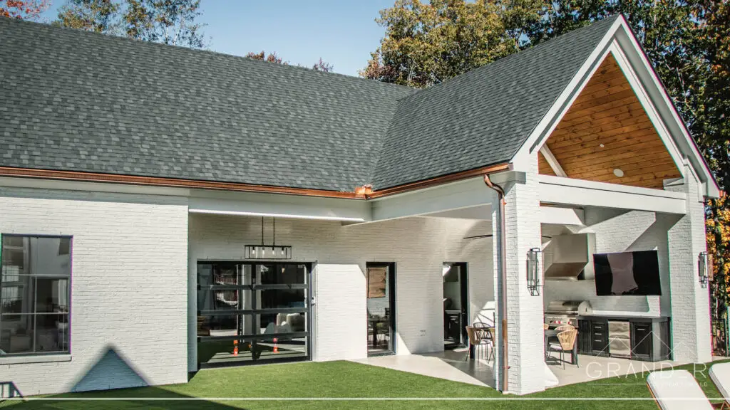 Blueridge Pool House & Garage - Image 3
