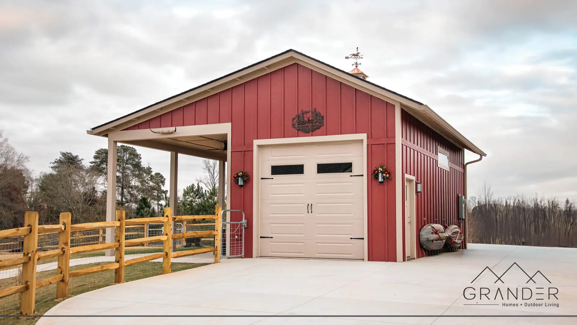 Messer Farms Barn-Style Garage - Image 1