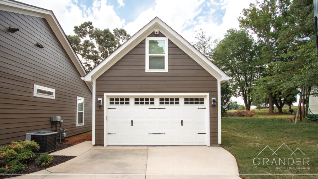 Holiday Rd Garage Build - Image 1