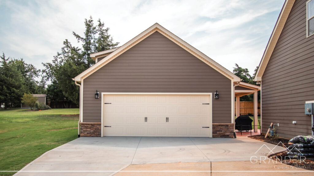 The Portico Garage - Image 3