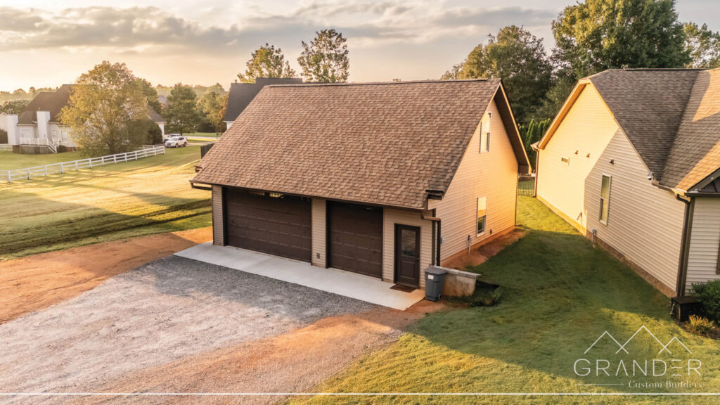 The Pines Garage - Image 1